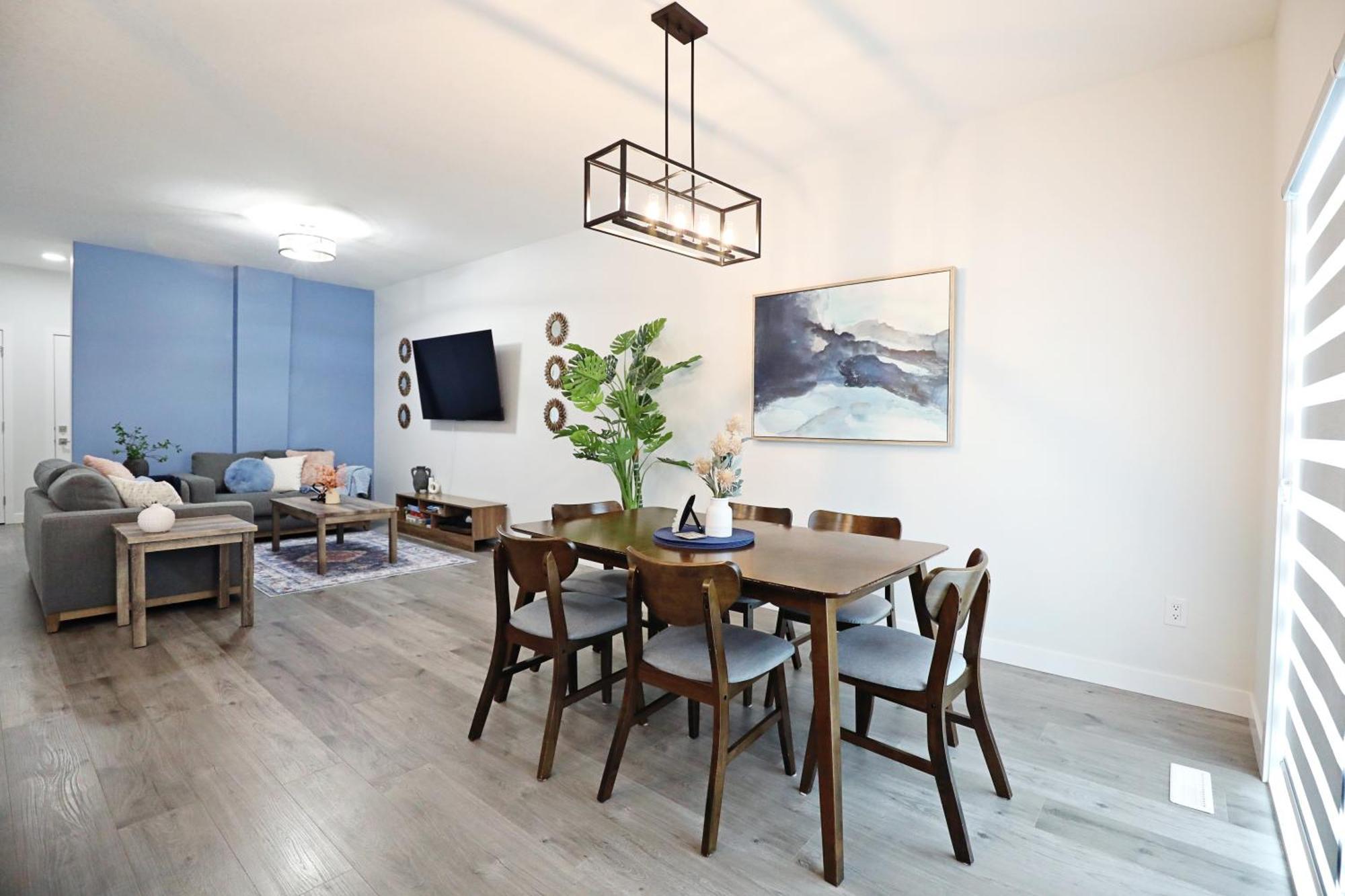 Beautiful With 4 King Beds,airport,disney+