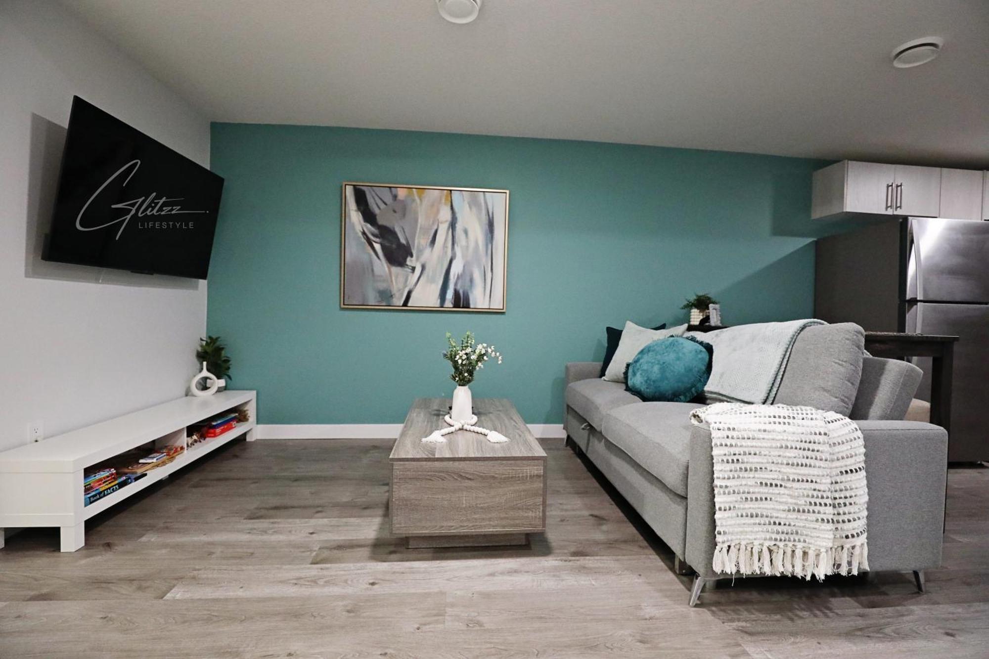 Holiday home Beautiful With 4 King Beds,airport,disney+ Edmonton