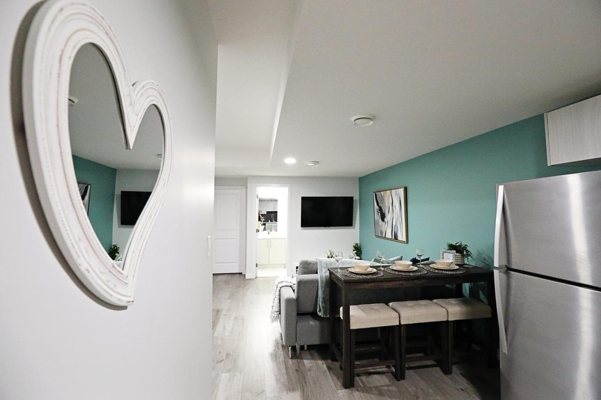 Beautiful With 4 King Beds,airport,disney+ Holiday home *