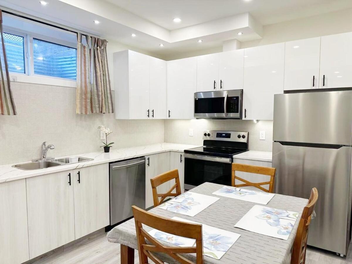 Cozy And Stylish Basement Near Downtown, Uofa And Southgate Mall Apartment Edmonton
