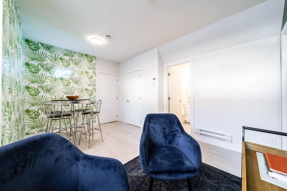 5br-luxury Retreat-hot Tub-king Bed-rogers Place-dt * Edmonton