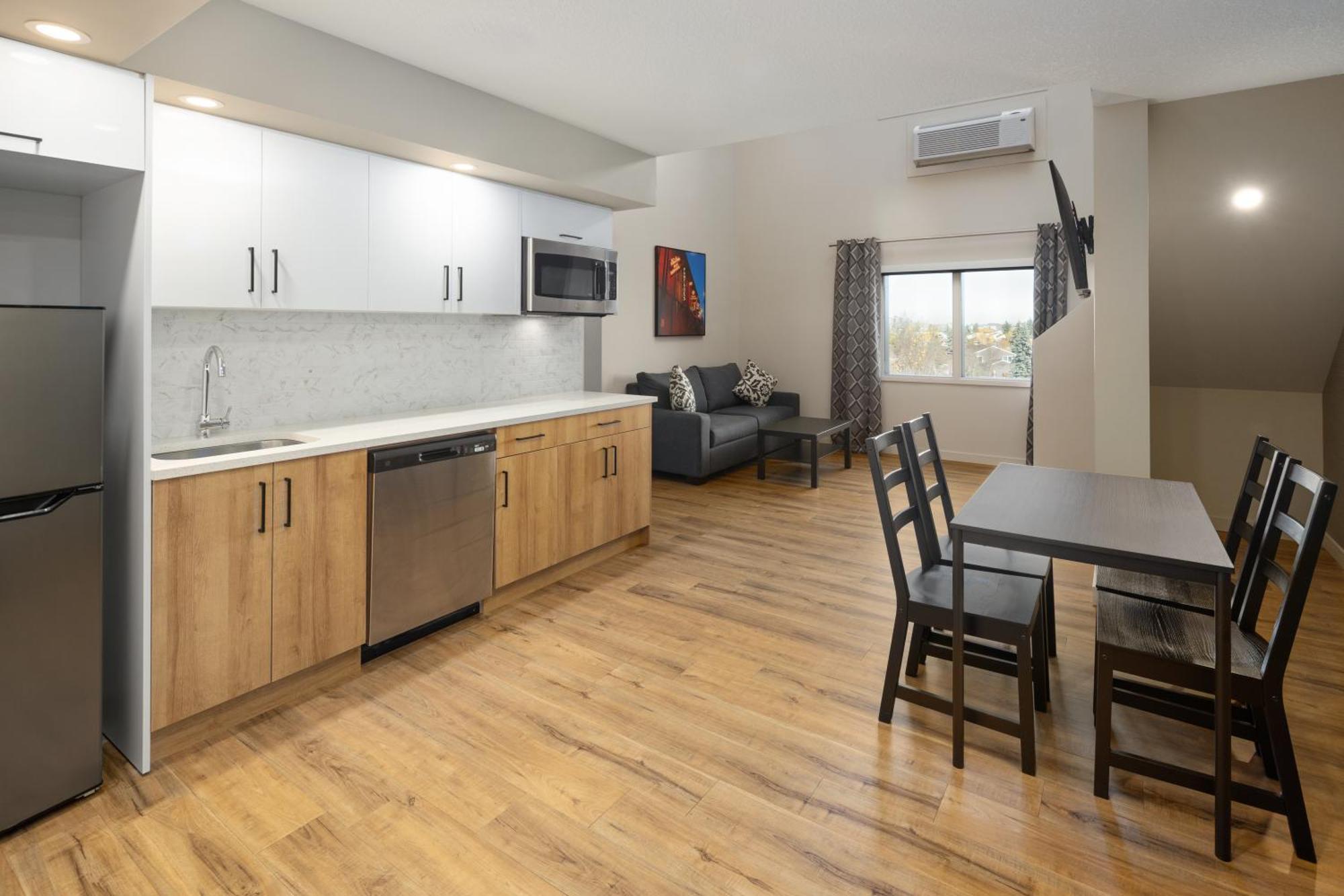 Baymont By Wyndham West *