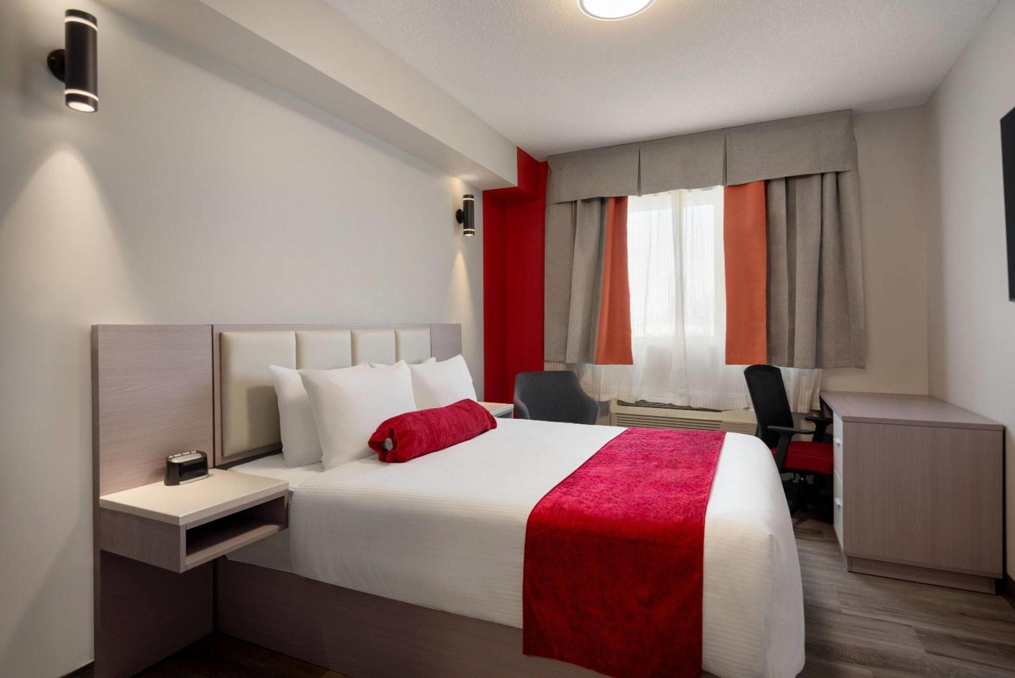Ramada By Wyndham West & 3* Edmonton