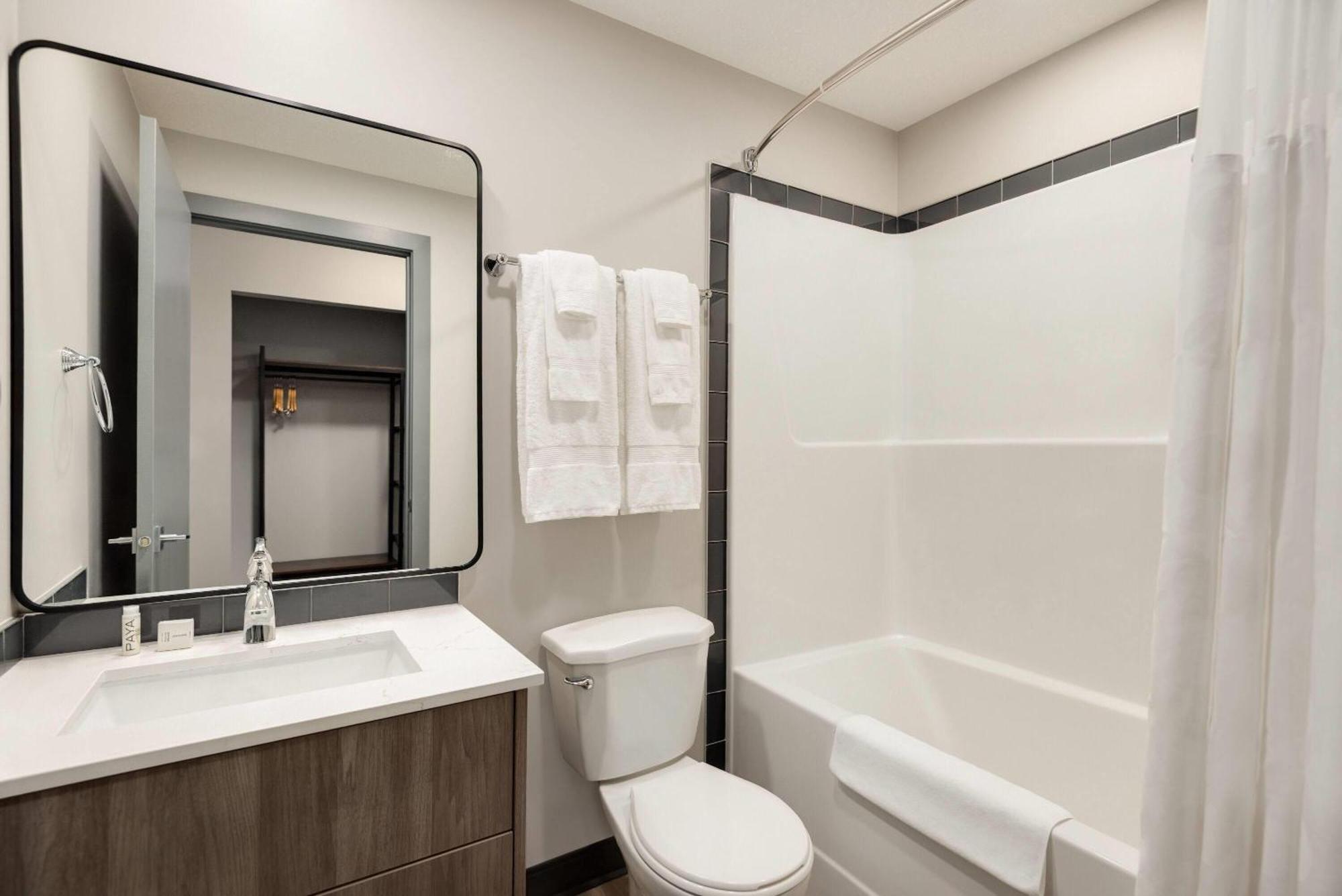 Ramada By Wyndham West & Edmonton