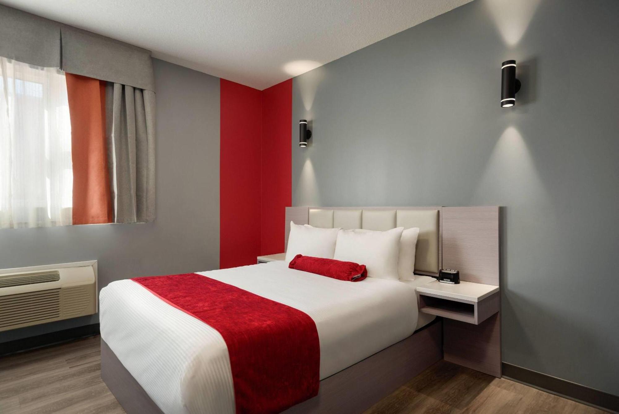 Ramada By Wyndham West & 3* Edmonton
