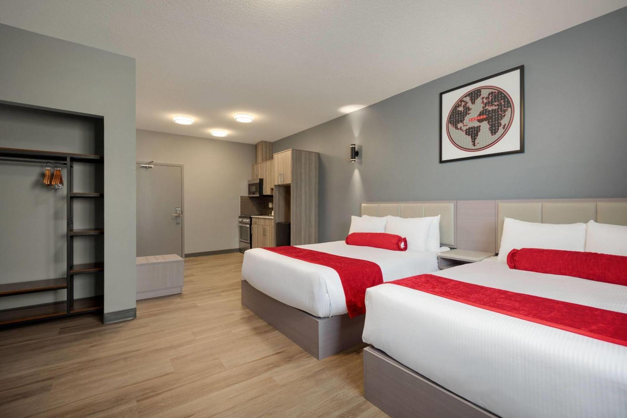 Ramada By Wyndham West &