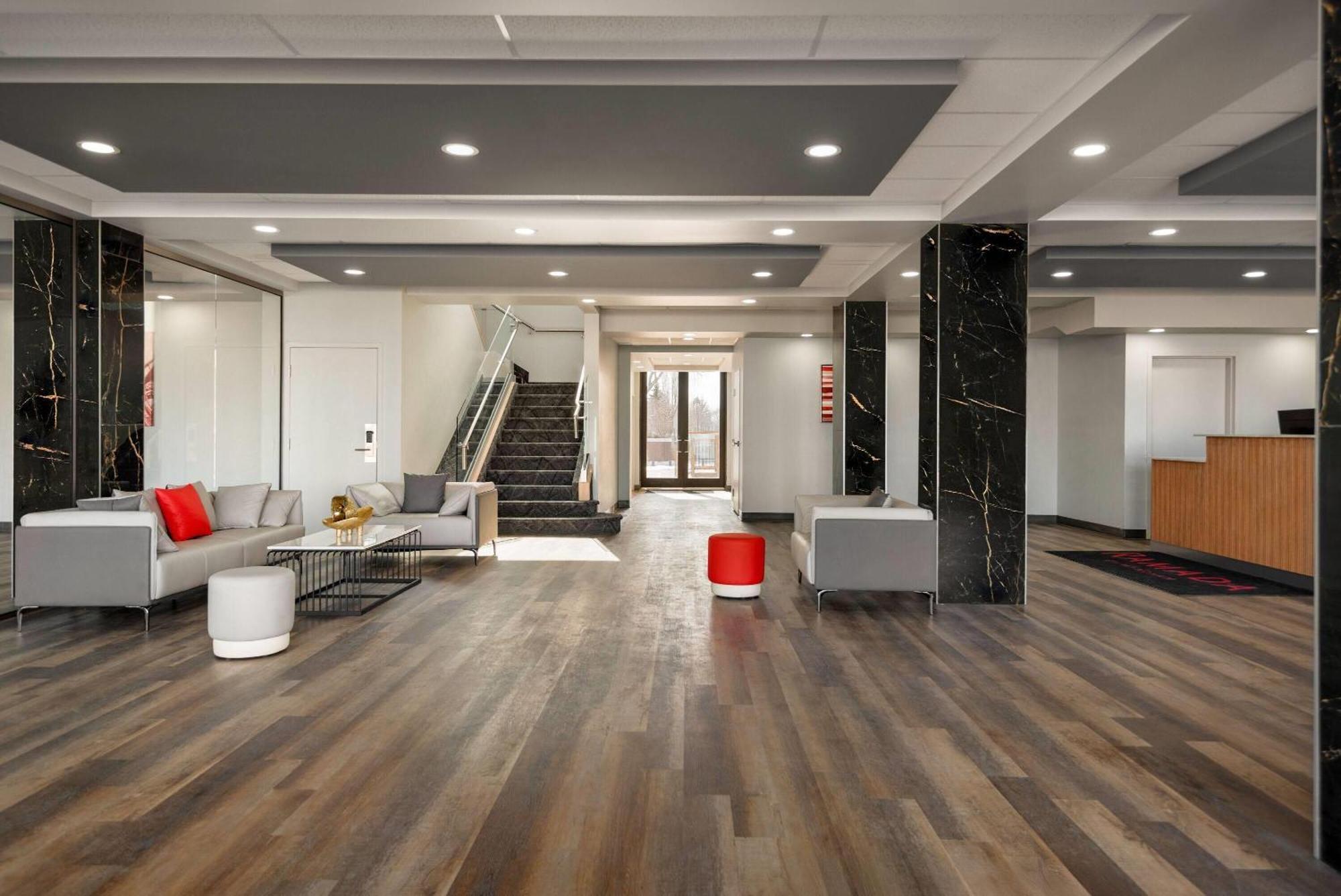 Ramada By Wyndham West & Hotel