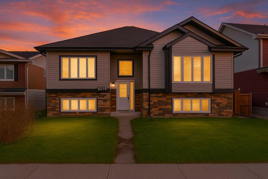 Tropical Oasis - King Beds - Free Netflix & Parking - Fast Wi-fi Edmonton