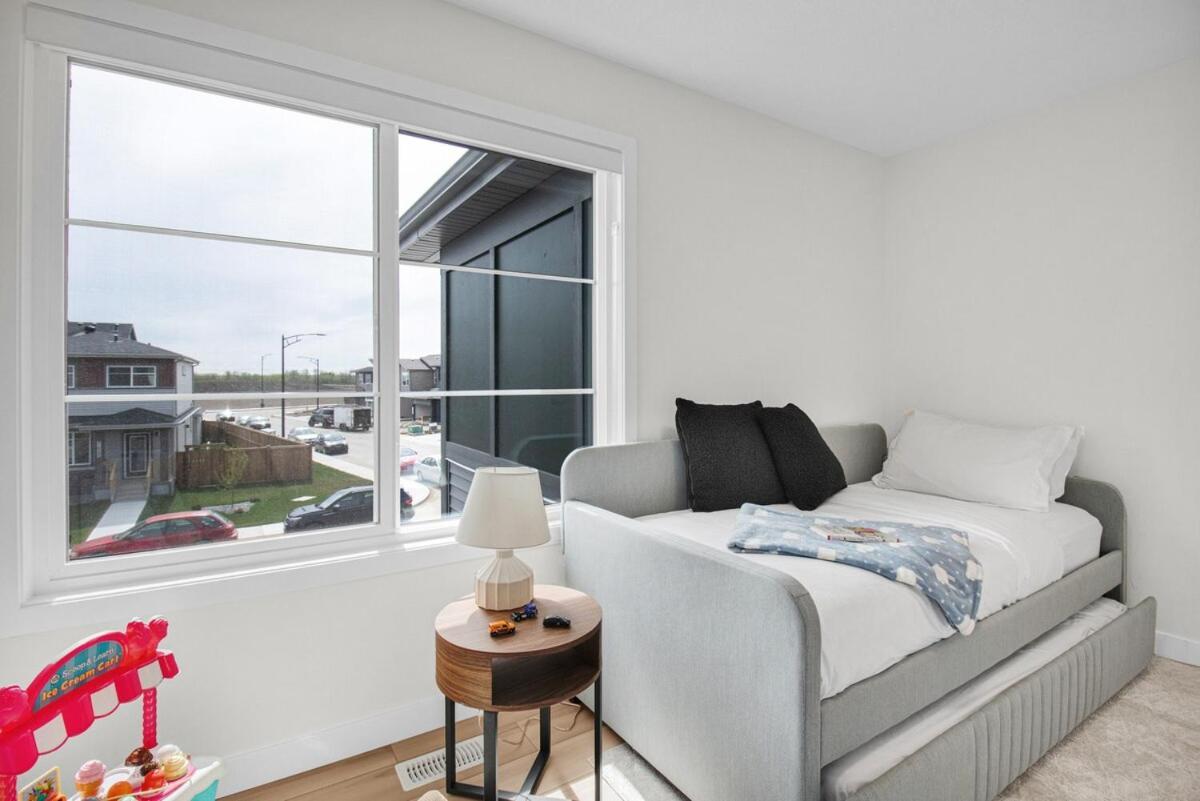 Luxury Ac Family Friendly Sleeps 7 * Edmonton