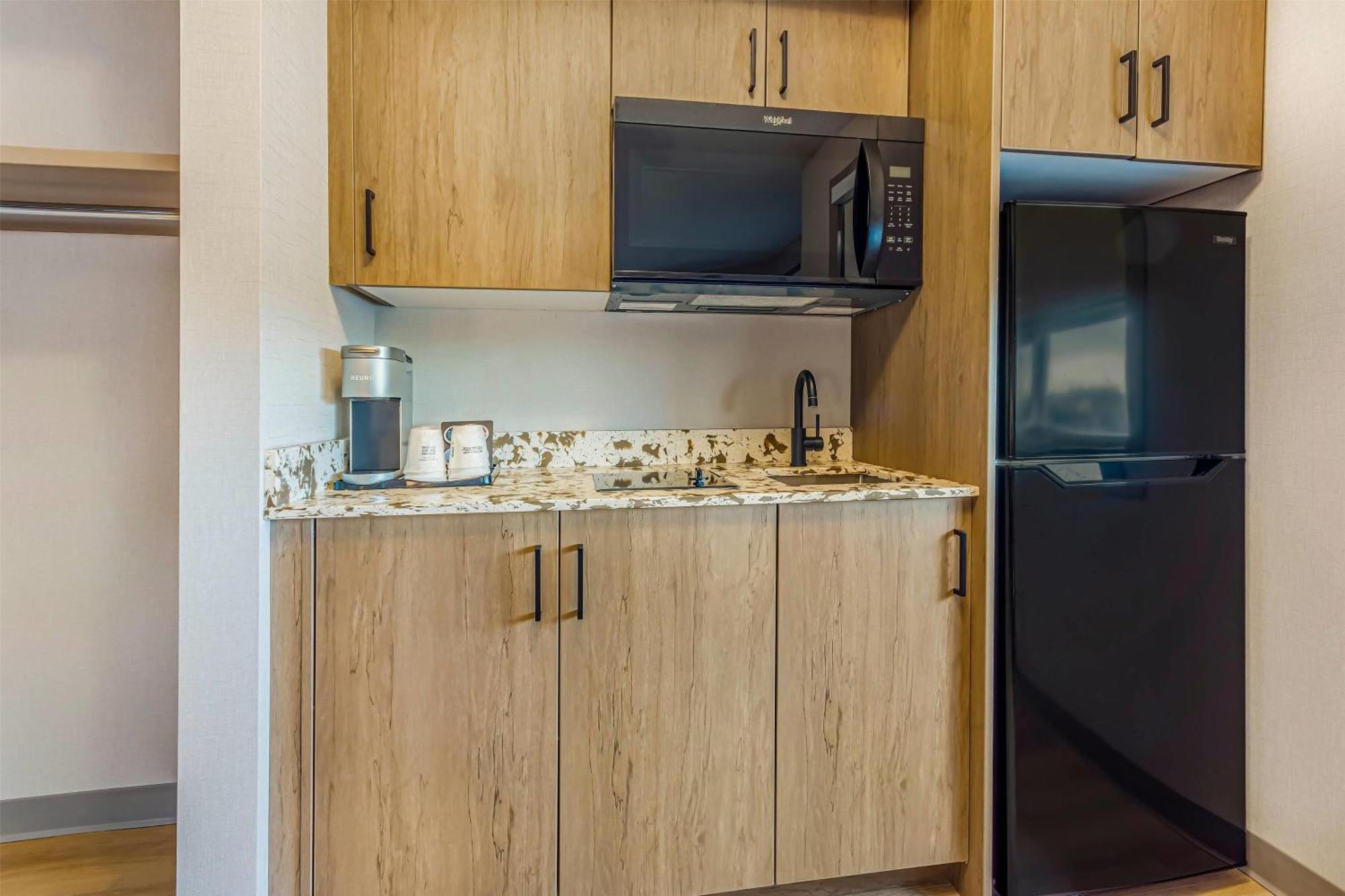 Days & By Wyndham West 3* Edmonton