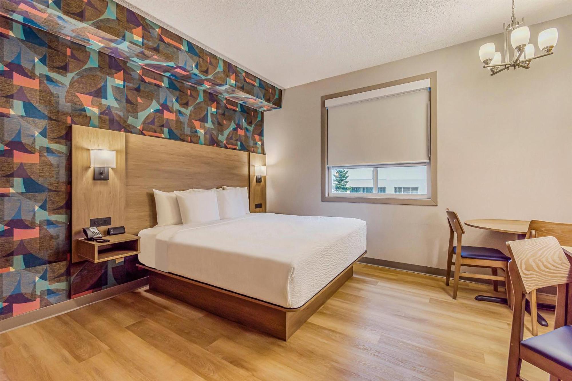 Days & By Wyndham West 3* Edmonton