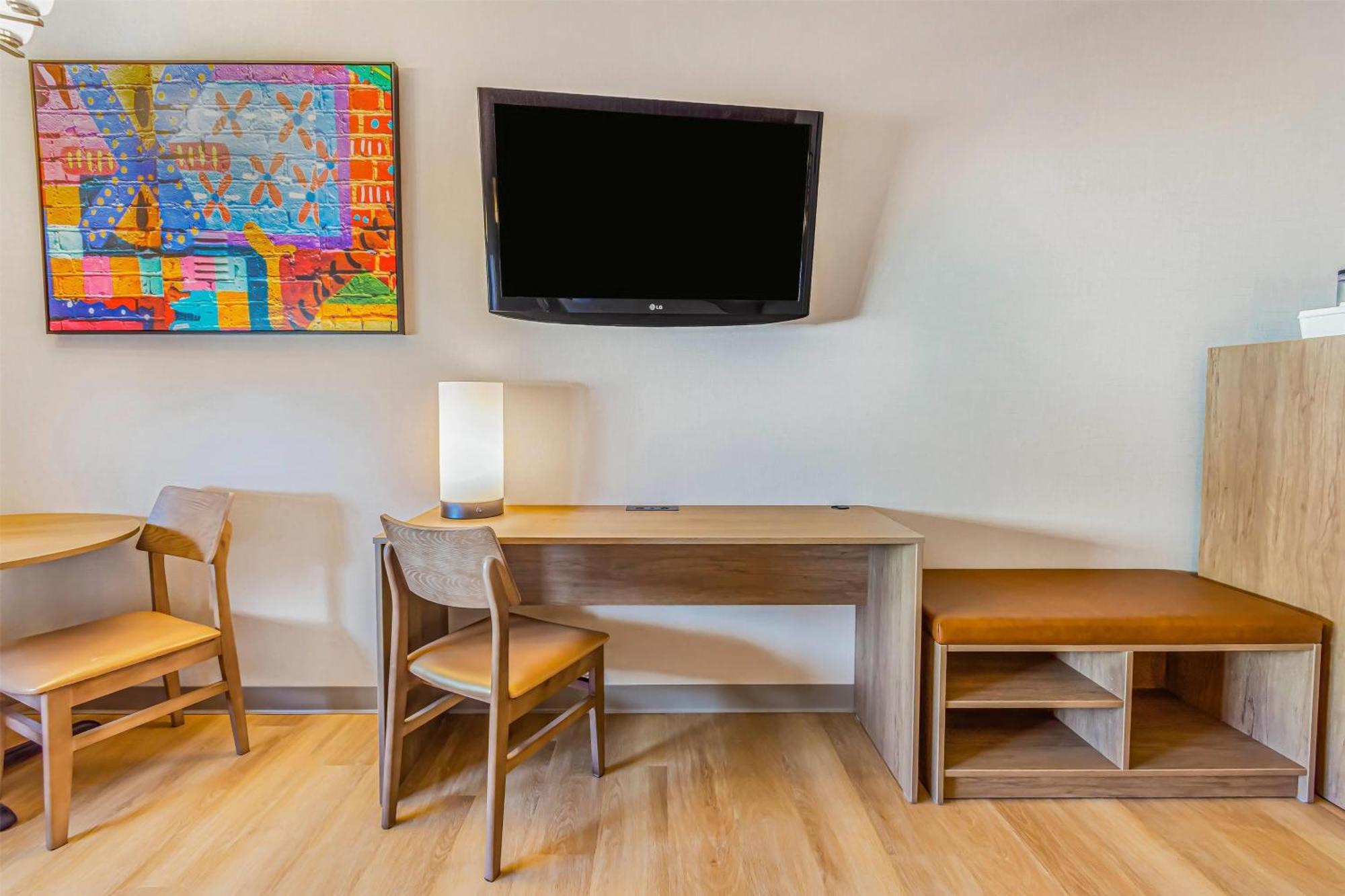 Hotel Days & By Wyndham West Edmonton
