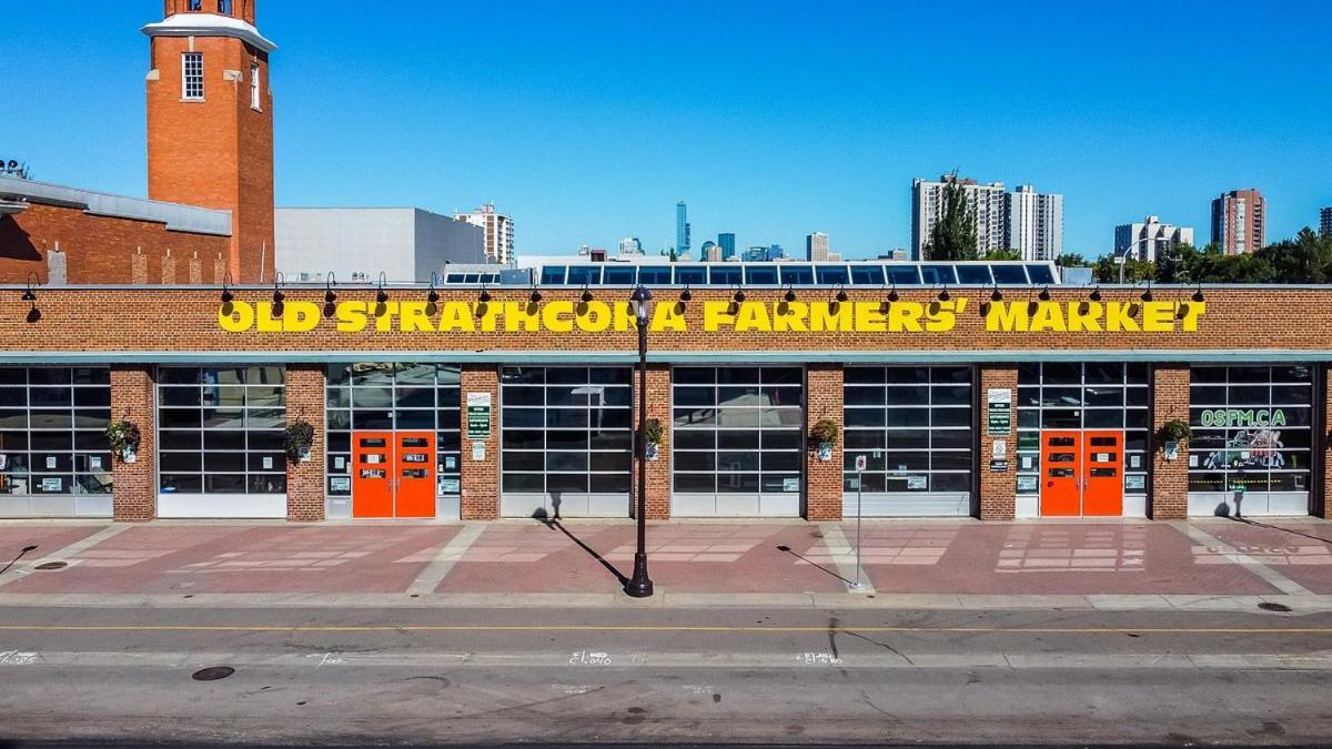 New, Euro-style Suite, Whyte Avenue, Ac, Netflix, Sleeps 6! * Edmonton