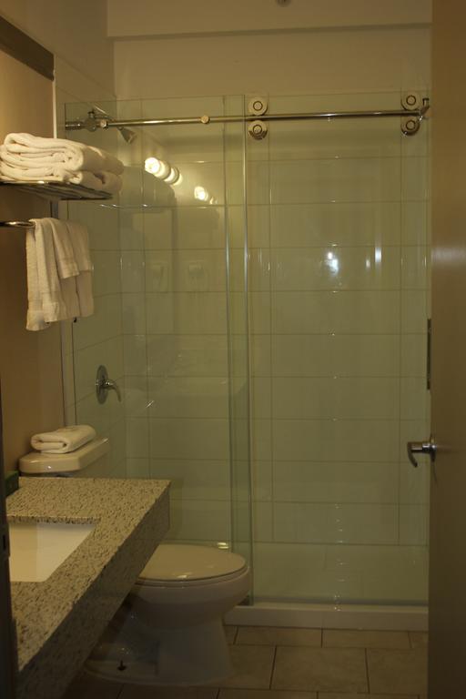 Hotel Ramada By Wyndham South
