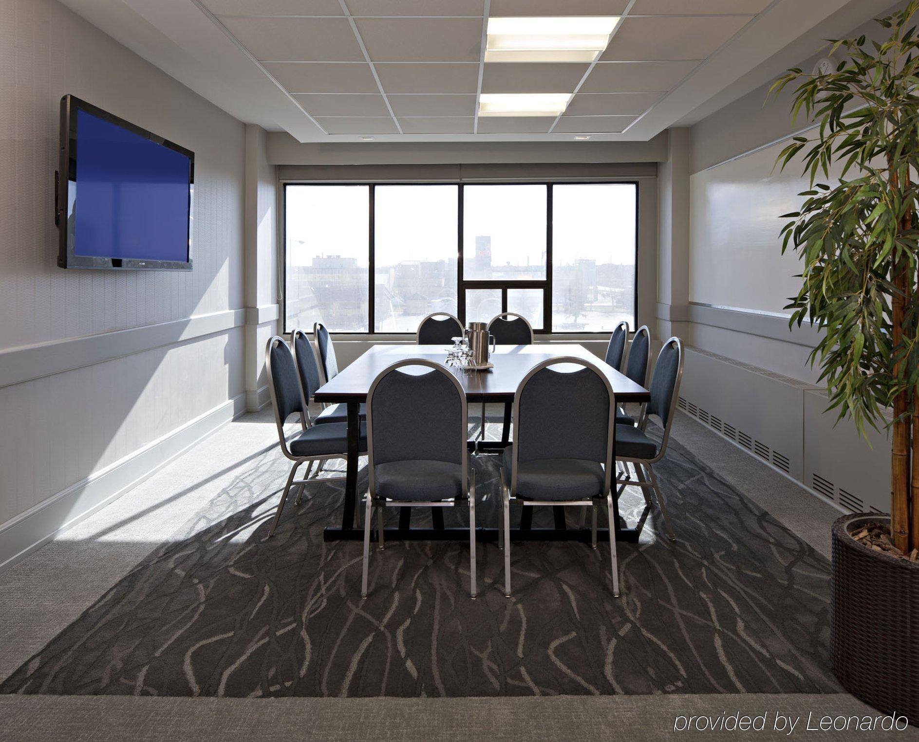 Delta By Marriott South Conference Centre 4*