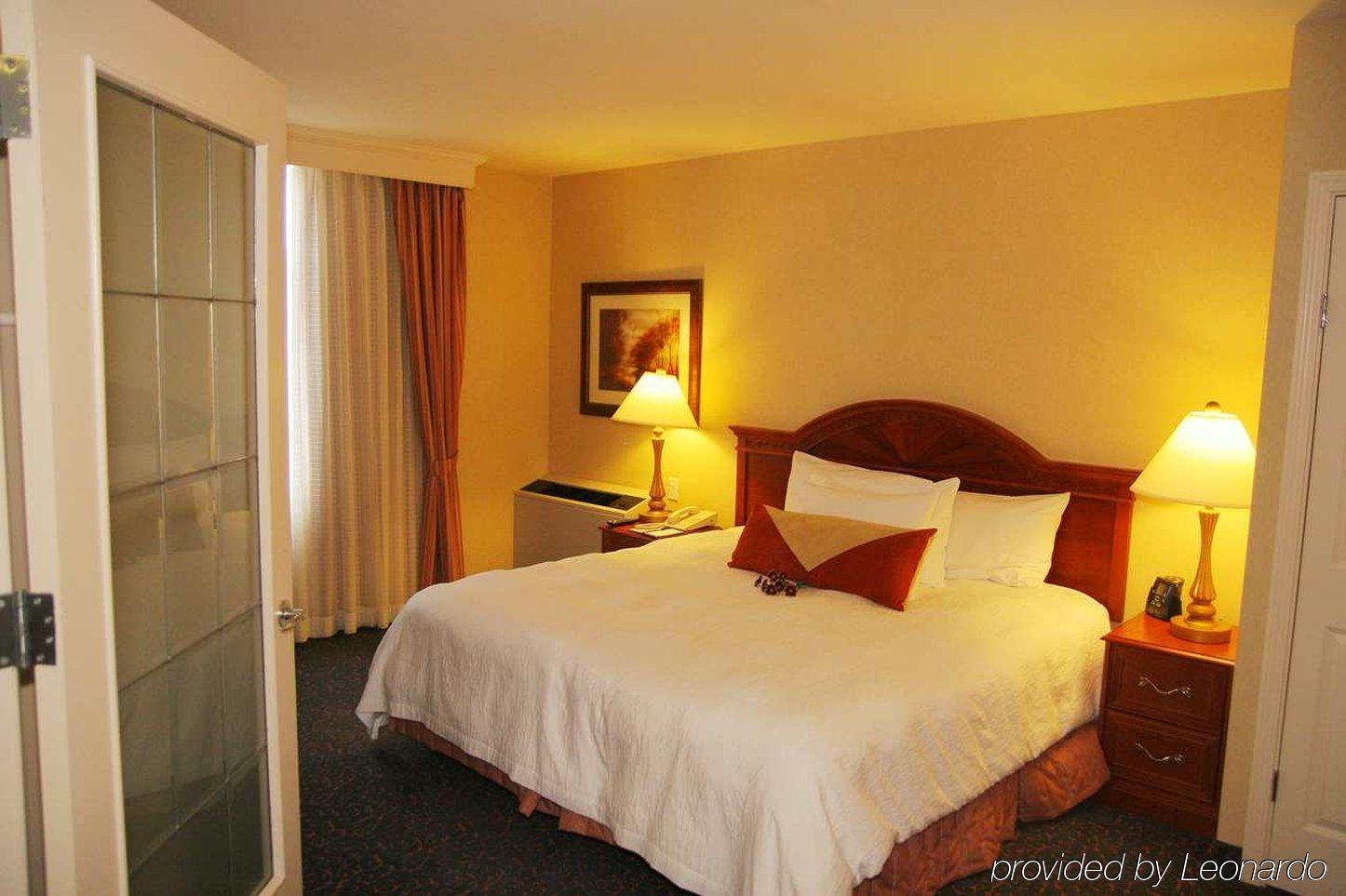 Hilton Garden West 3*