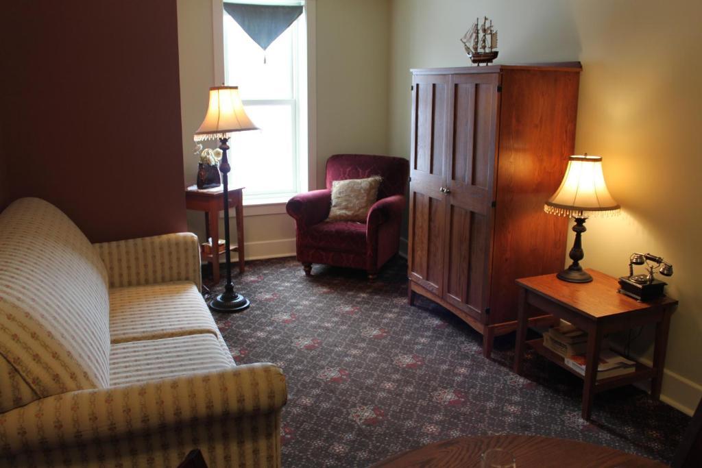 Selkirk Hotel Edmonton