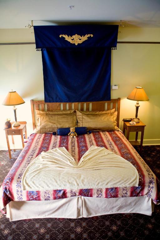 Selkirk Hotel