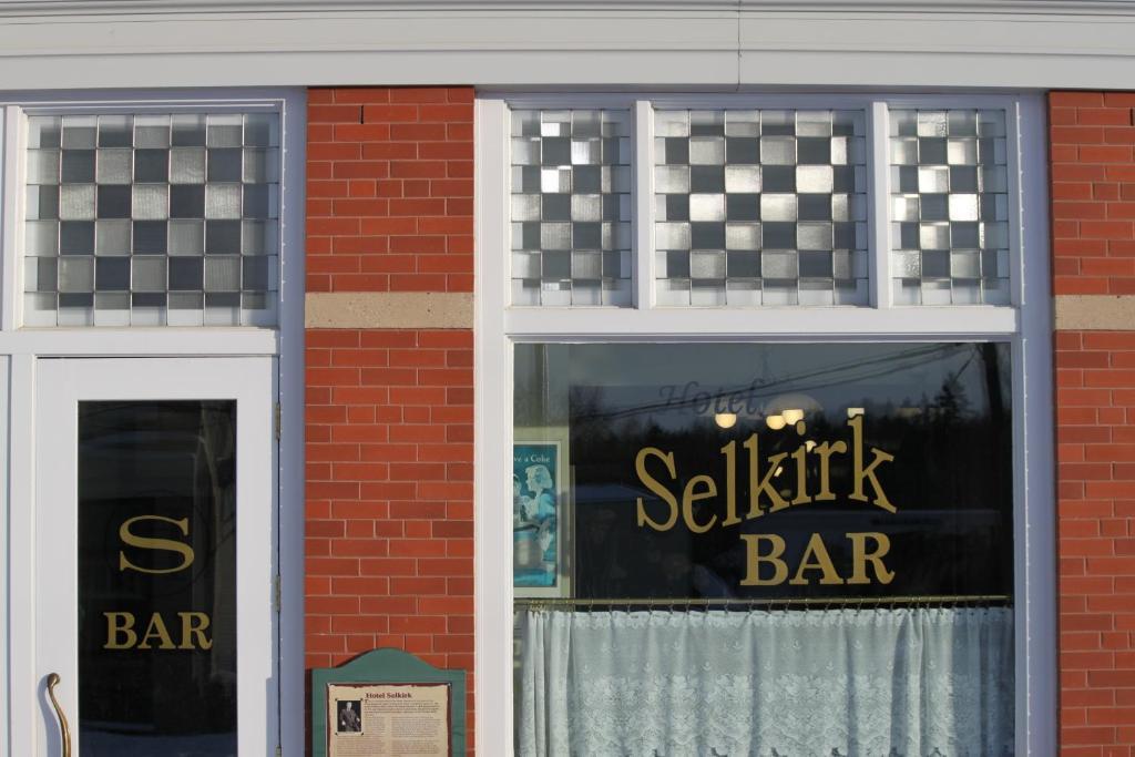 Selkirk 3* Edmonton