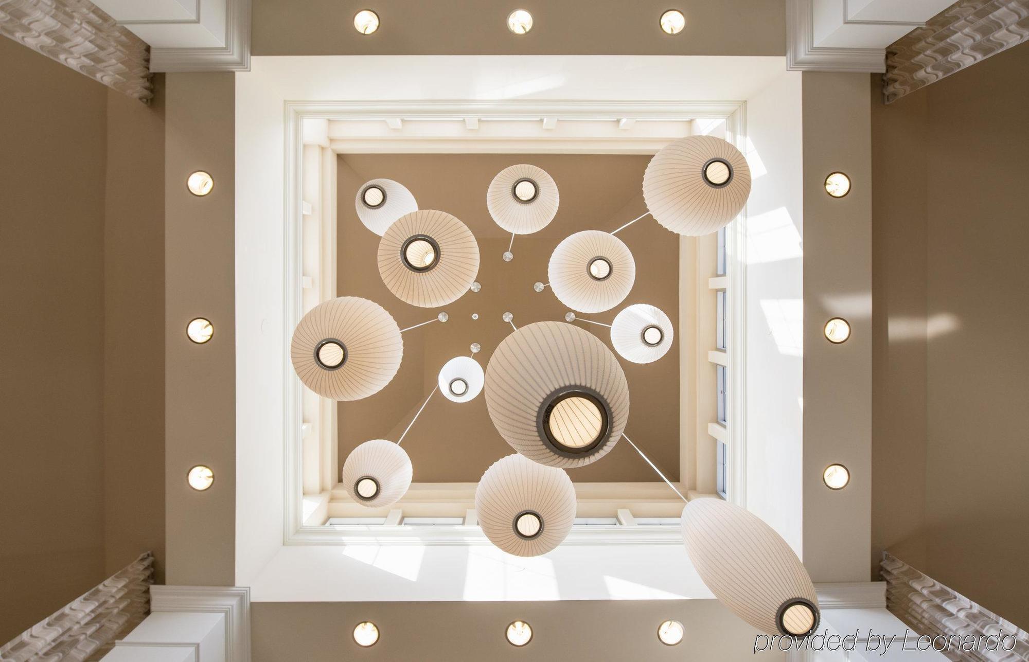 Hilton Garden West 3*