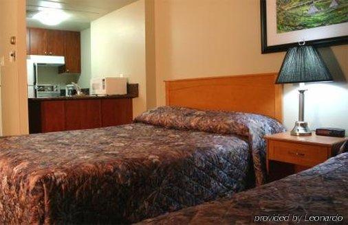 Alberta Place Hotel 3*