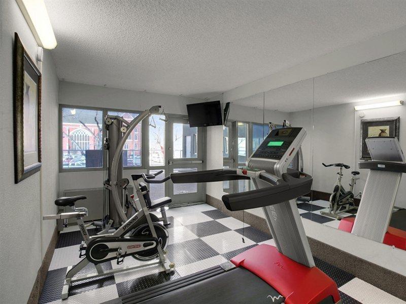 Hotel Comfort & Edmonton