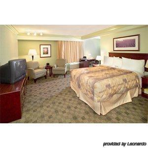 Chateau Nova Kingsway