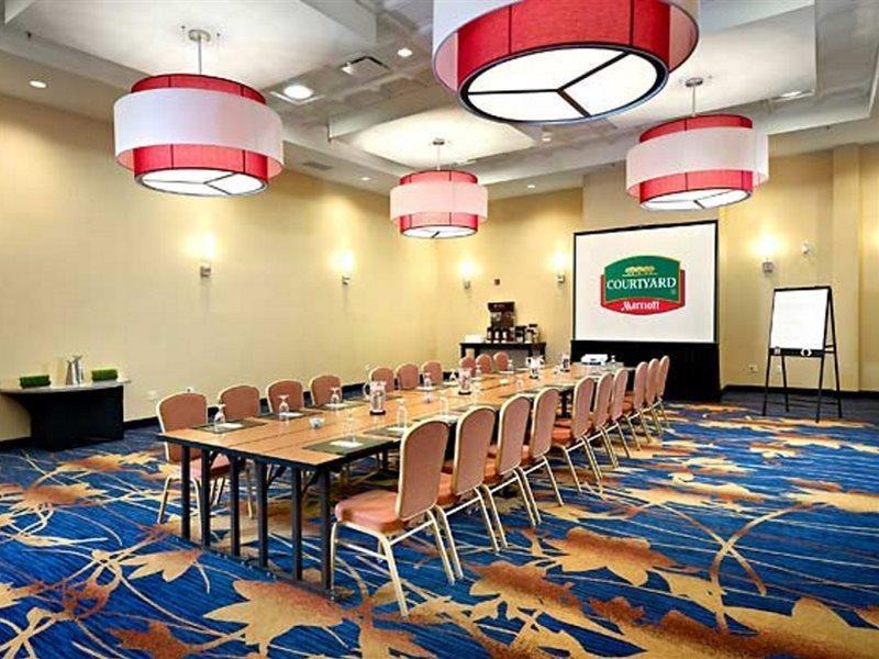 Courtyard By Marriott Downtown Edmonton