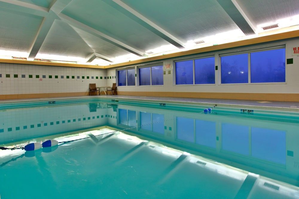 Holiday Inn Express & Suites - West Edmonton-Mall Area By Ihg 3*