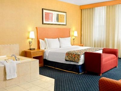 Courtyard By Marriott Downtown Hotel Edmonton