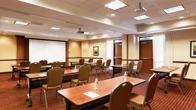 Hyatt Place West 3*