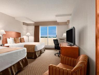 Hotel Ramada By Wyndham South