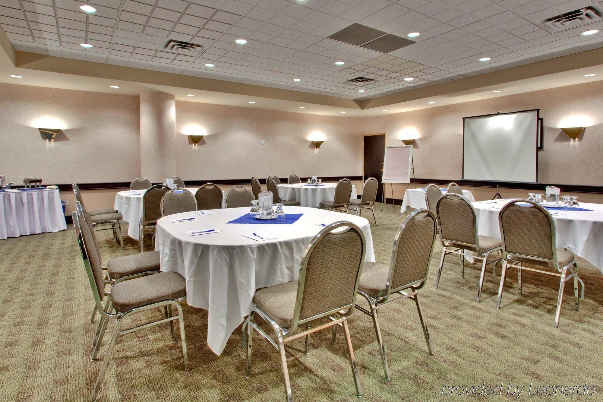 Express Downtown By Ihg 3* Edmonton