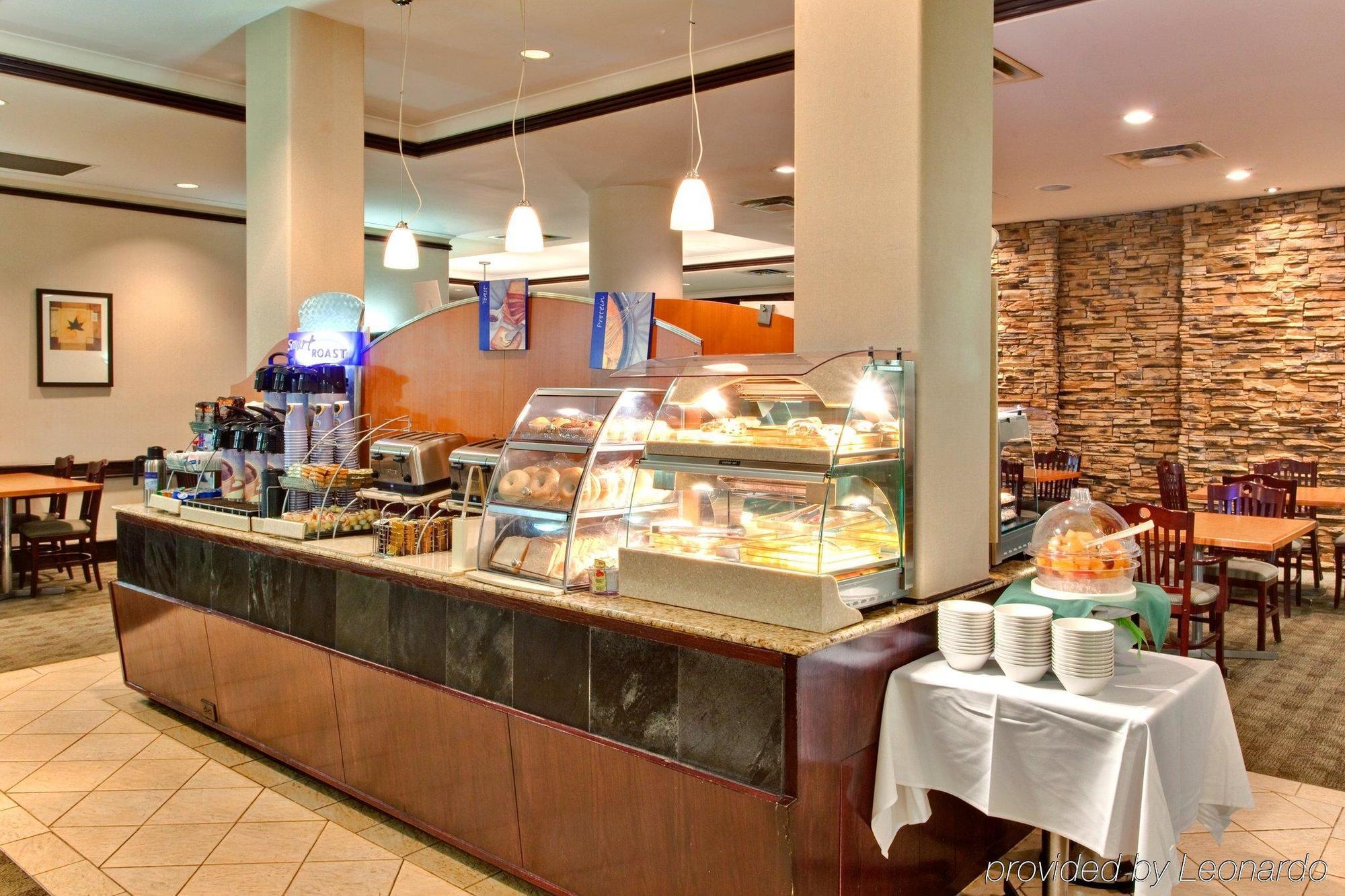 Express Downtown By Ihg Hotel 3*