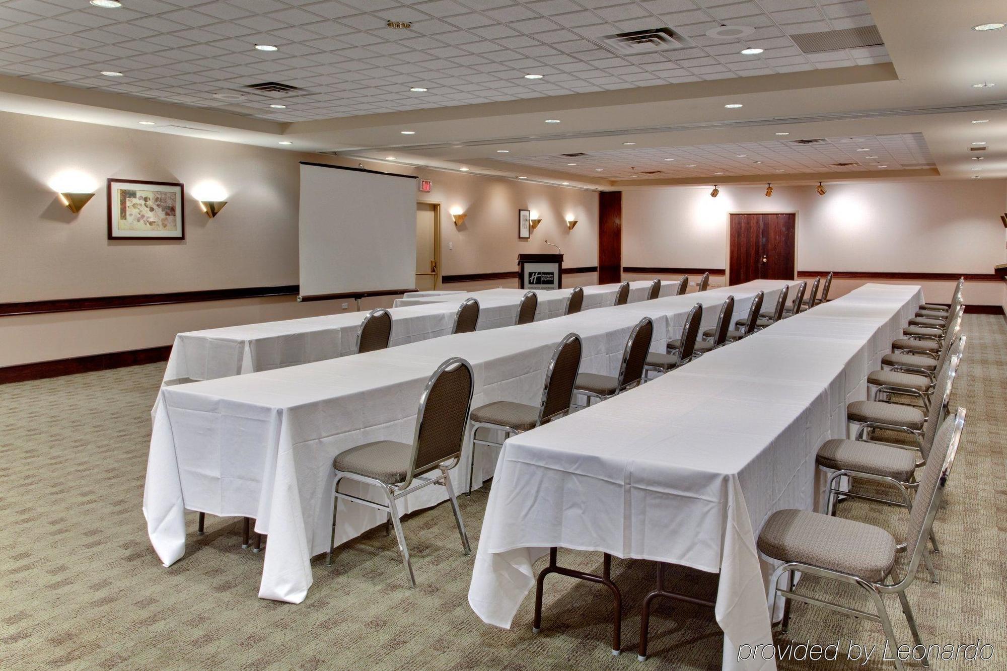 Express Downtown By Ihg Hotel 3*