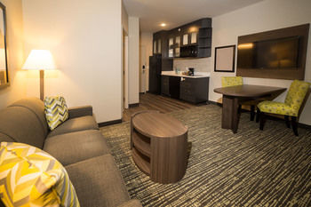 Candlewood West - Mall Area By Ihg Hotel Edmonton