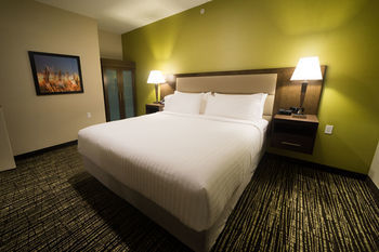 Candlewood West - Mall Area By Ihg