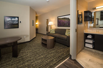 Candlewood West - Mall Area By Ihg 3*