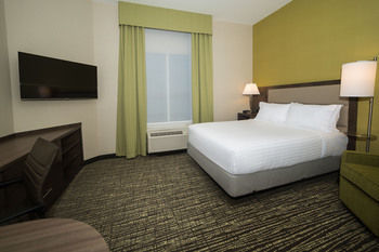 Candlewood West - Mall Area By Ihg Hotel
