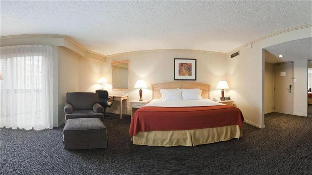 Express Downtown By Ihg 3* Edmonton