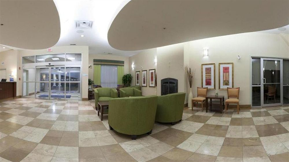 Express & Suites-edmonton South By Ihg Hotel 3*
