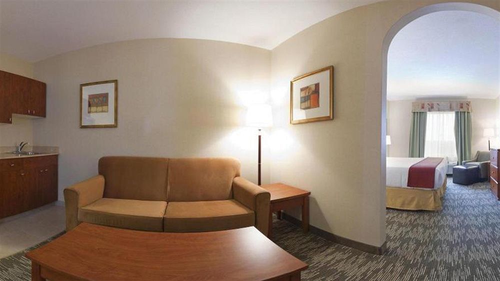 Express & Suites-edmonton South By Ihg Hotel Edmonton