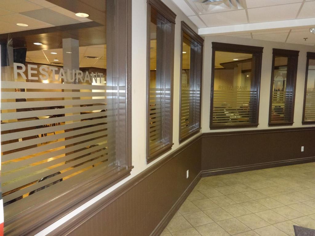 Hotel Sands & Edmonton