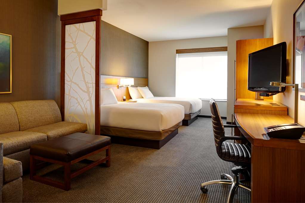 Hyatt Place West 3*