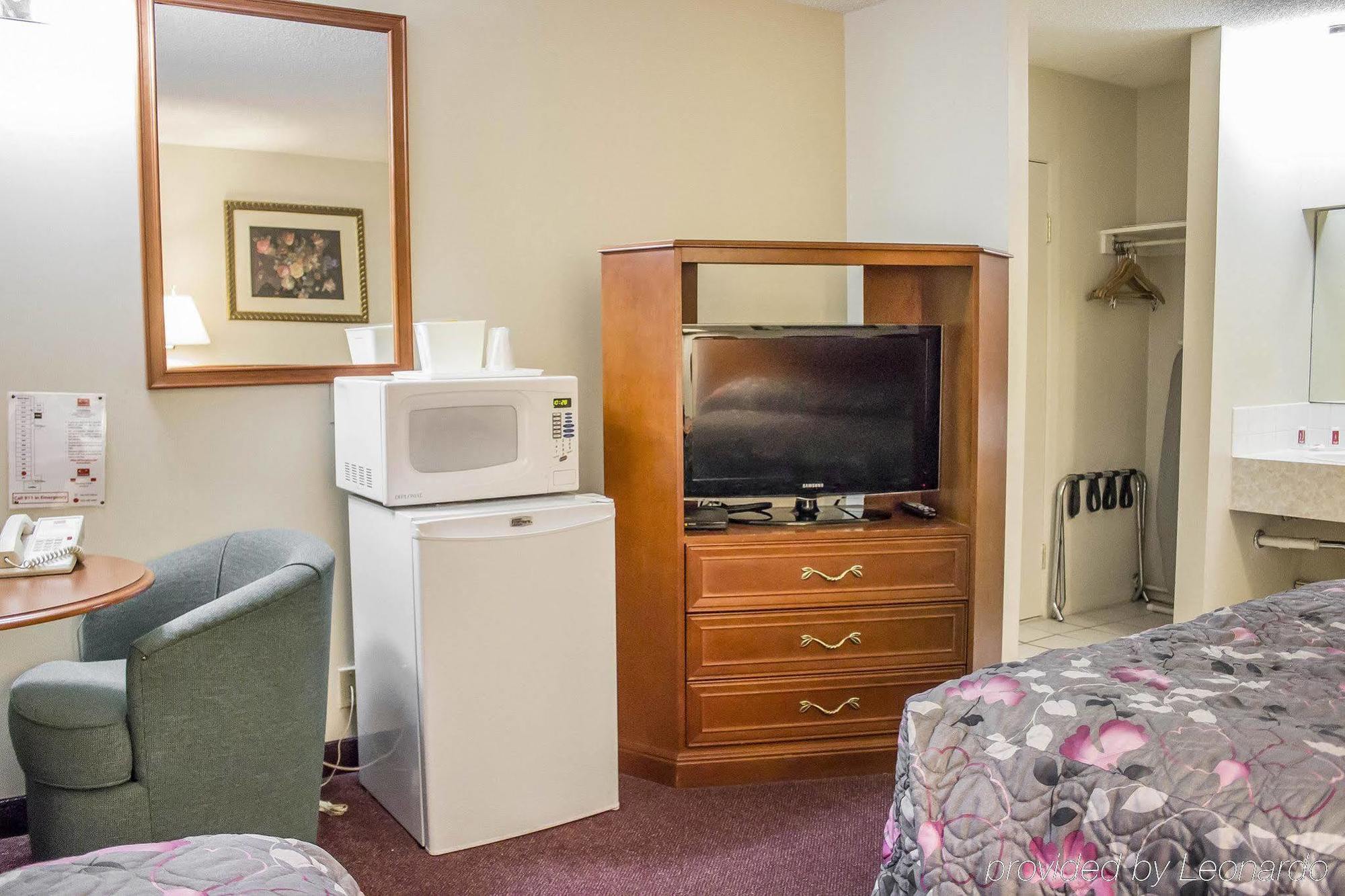 Economy Hotel Edmonton