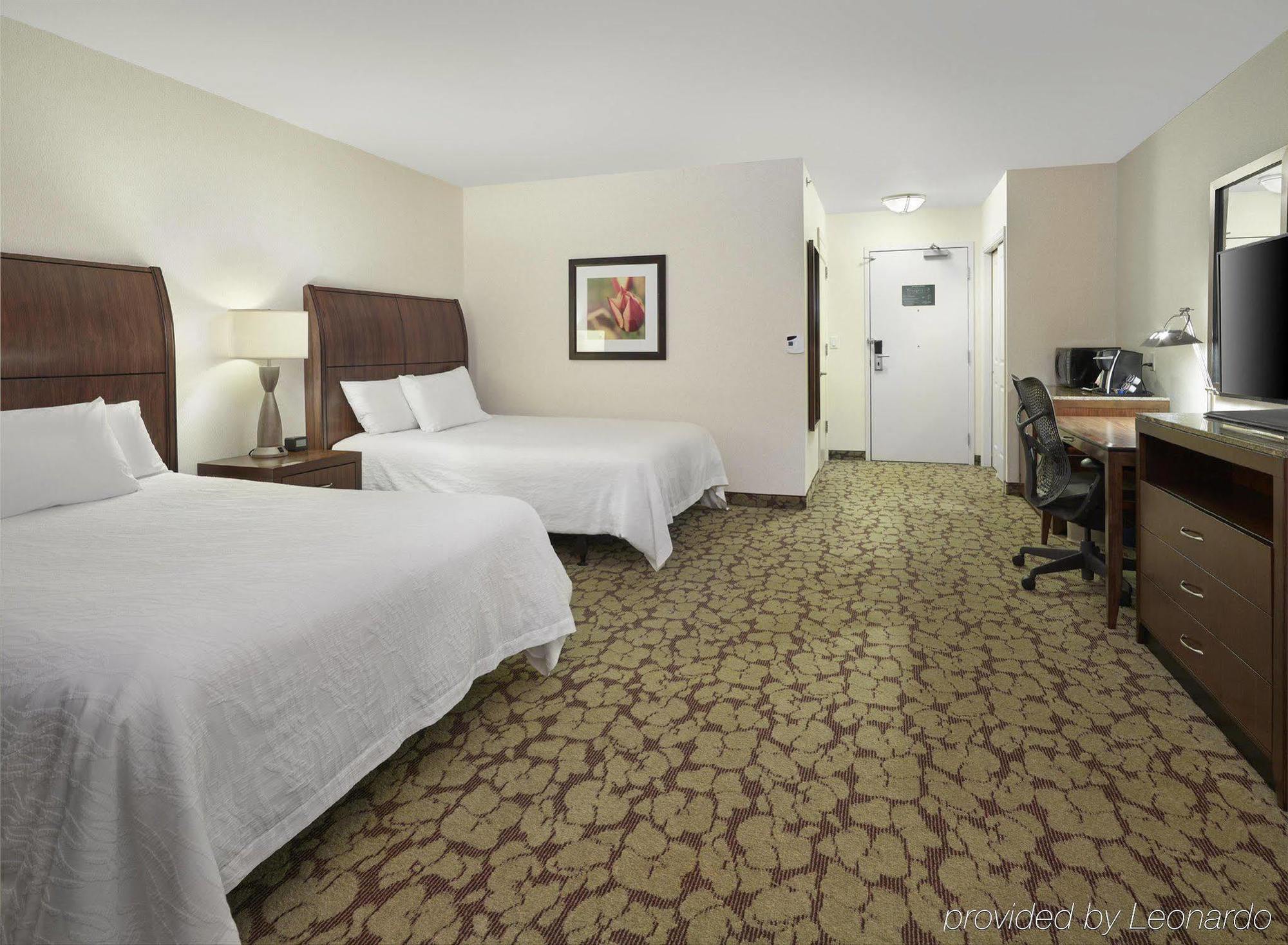 Hilton Garden West 3*