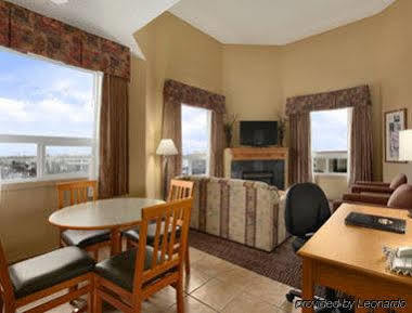 Days & By Wyndham West Hotel 3*