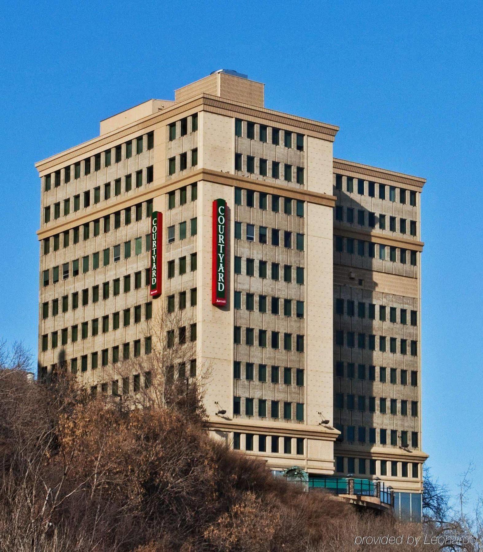 Courtyard By Marriott Downtown 3*