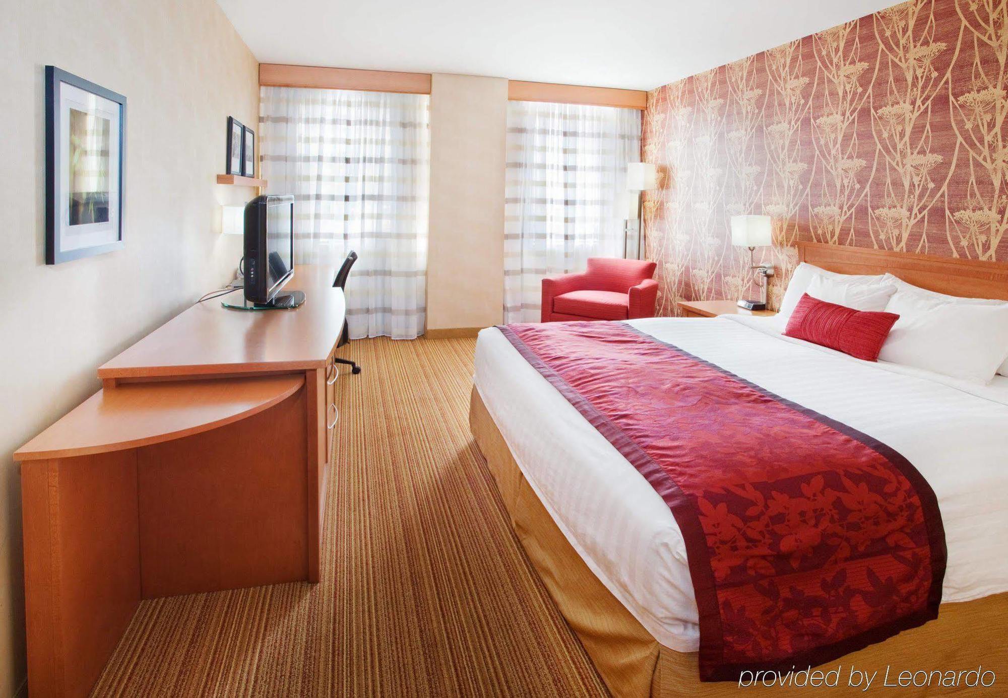 Courtyard By Marriott Downtown 3* Edmonton