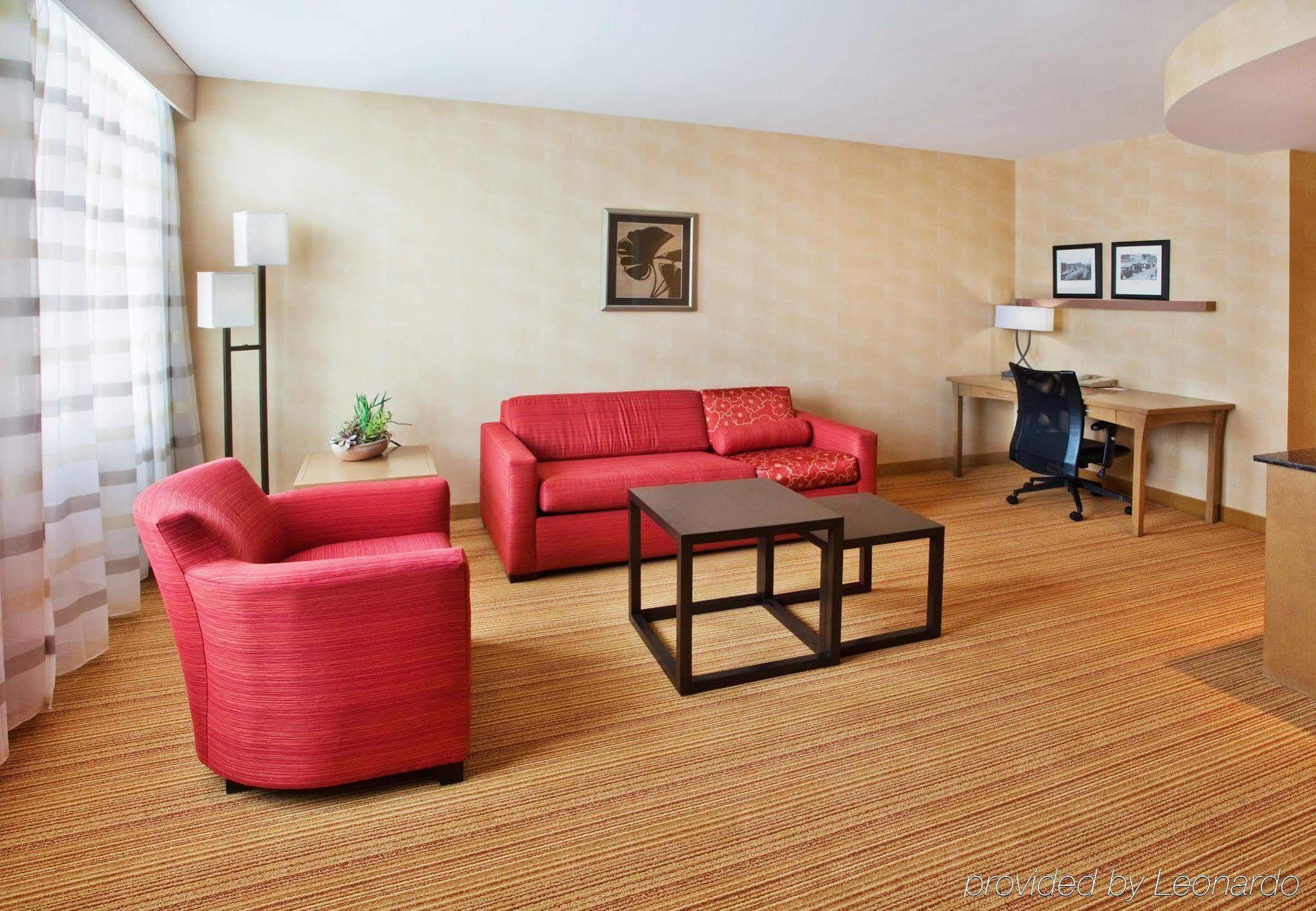 Courtyard By Marriott Downtown Hotel 3*